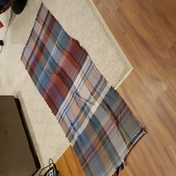 Over sized scarf/wrap - Picture 3 of 4